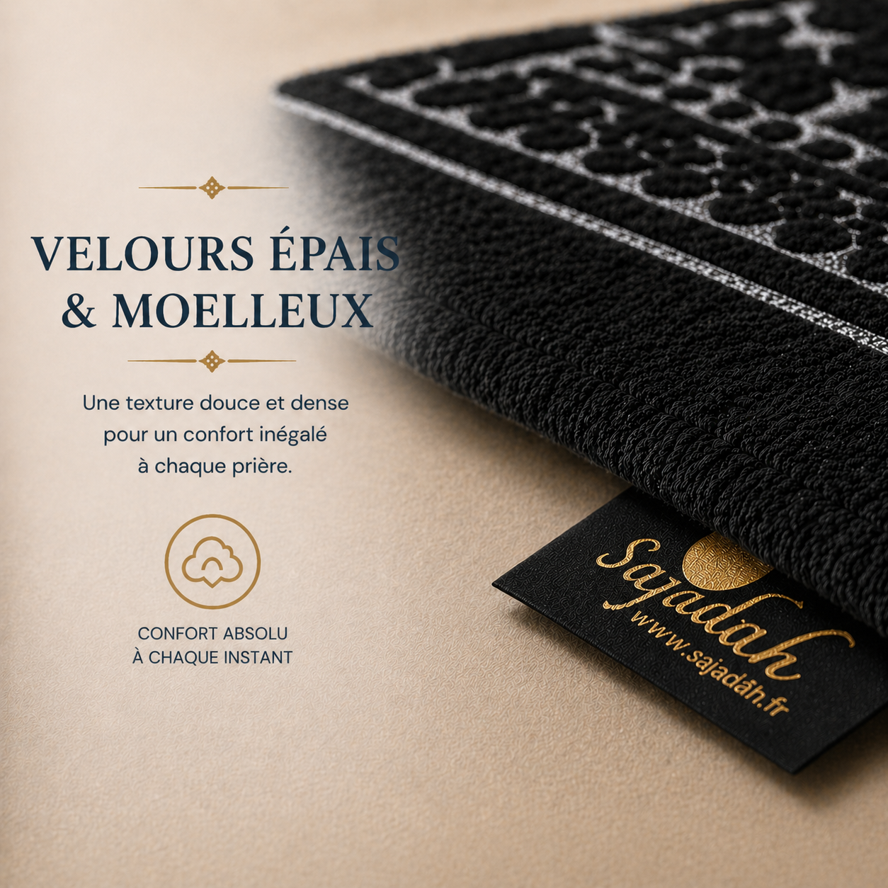 Zoom sur l'épaisseur et sur le velours premium de notre tapis de prière Luxe Persan noir Sajadah.