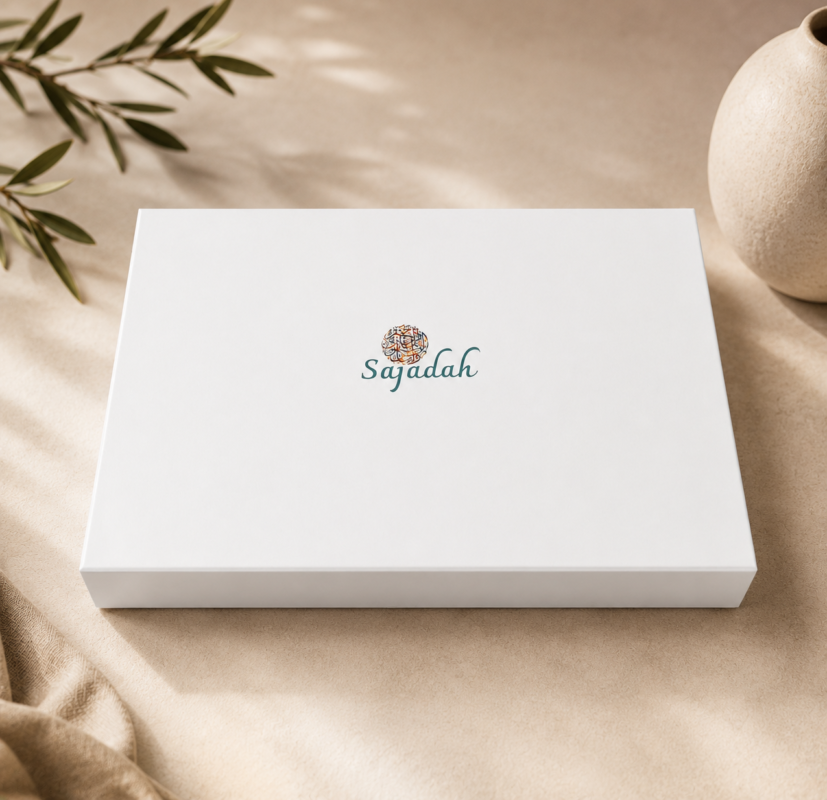 La boite blanche mat des coffret tapis de prière Sajadah.
