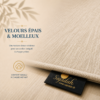 Zoom sur l'épaisseur du tapis de prière Luxe Mecquois beige Sajadah.