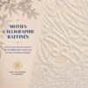 Zoom sur les broderies du tapis de prière Luxe Calligraphie blanc Sajadah.
