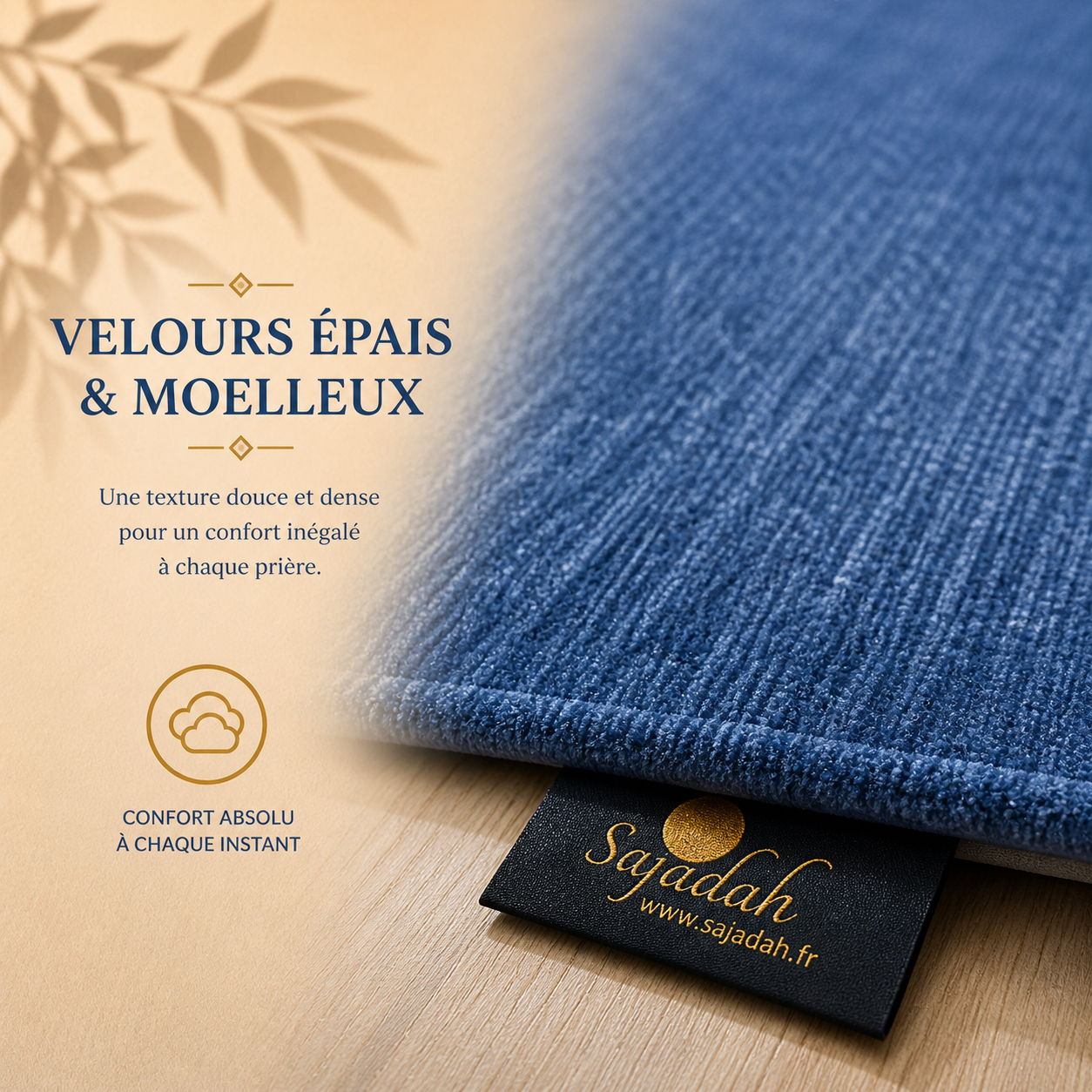 Zoom sur l'épaisseur du tapis de prière Luxe Mecquois bleu Sajadah.