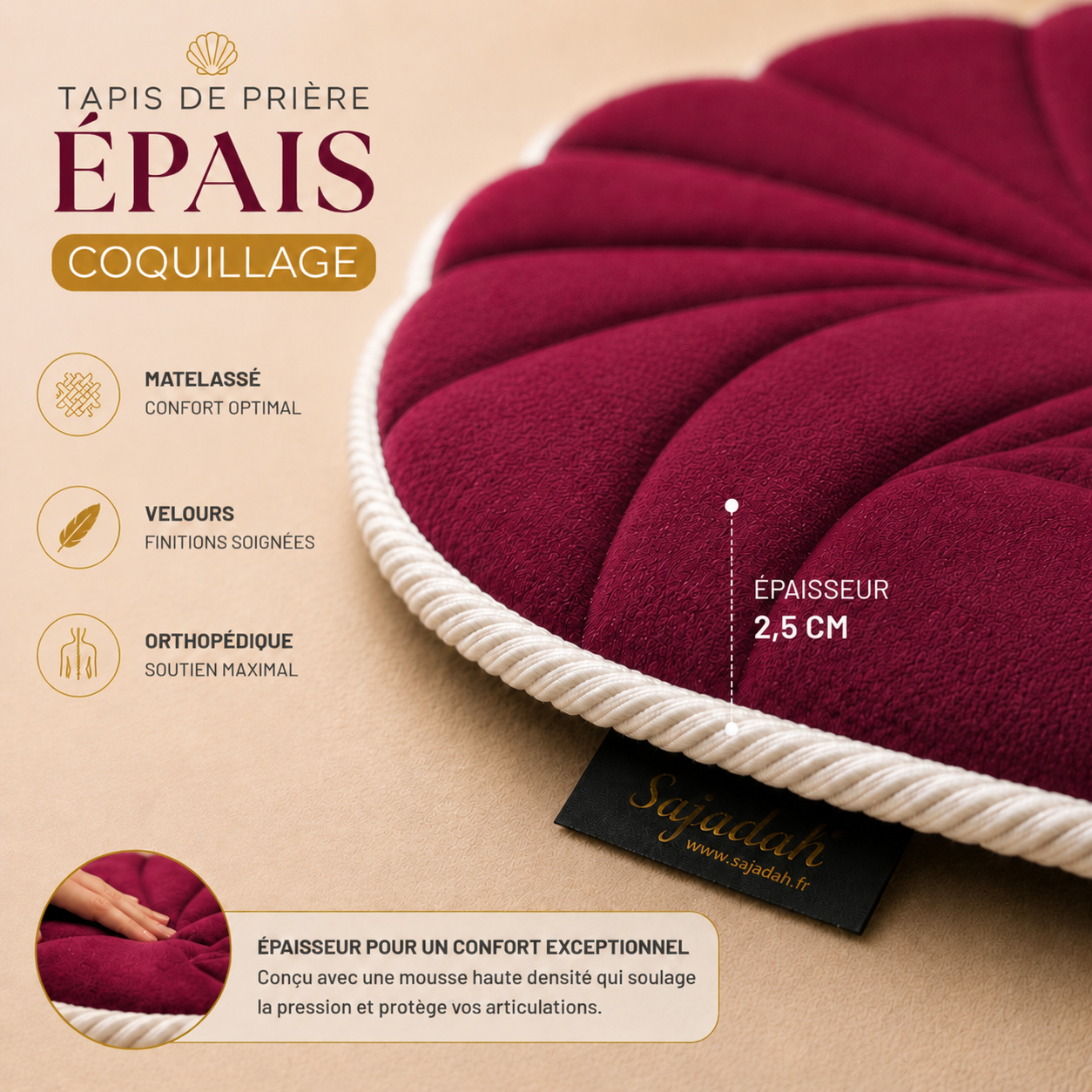 Zoom sur la qualité premium du velours du tapis de prière épais rose Framboise Sajadah en forme de coquillage.