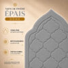 Zoom sur le design matelassé du tapis de prière épais Dôme gris Argent Sajadah.