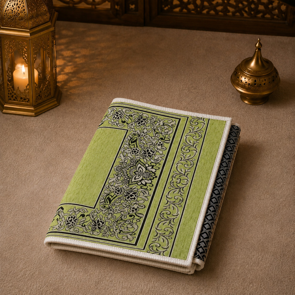 Le tapis de prière avec dossier pliable vert Pomme Sajadah vu plié.
