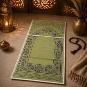 Le tapis de prière avec dossier pliable vert Pomme Sajadah vu de face avec le dossier allongé.